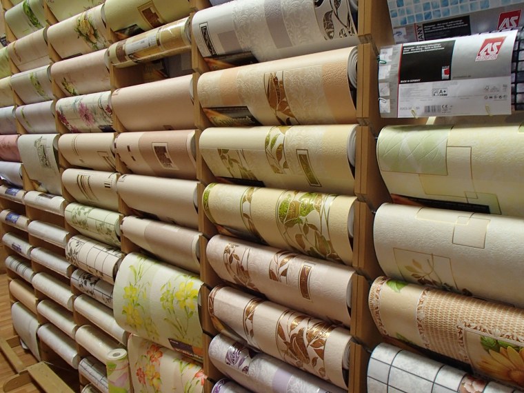 Рулоны обоев для стен