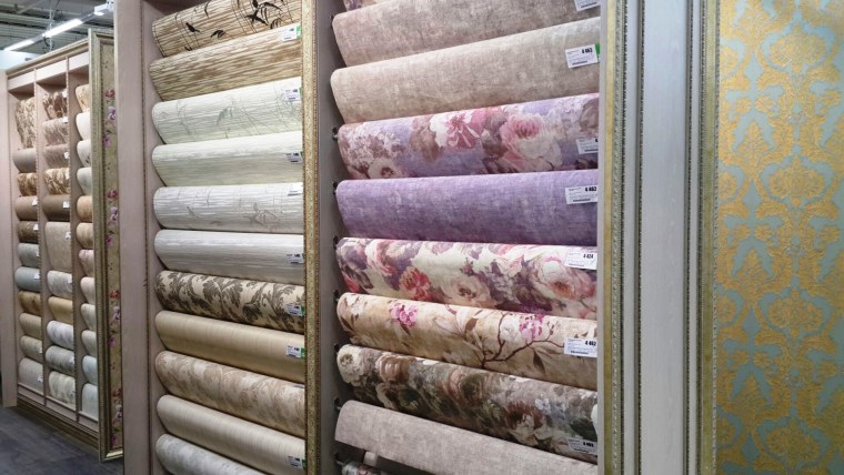 Обои в магазине ассортимент