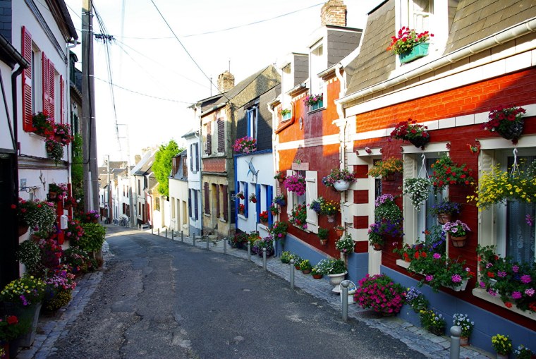 Цветущие улочки Франции