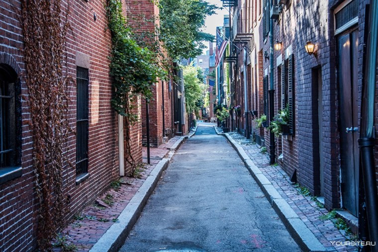 Брусчатая улочка Италии