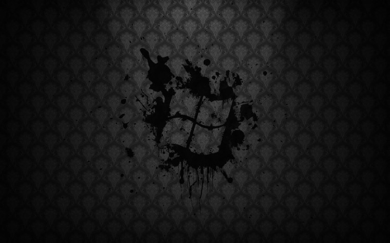 Улыбка на черном фоне