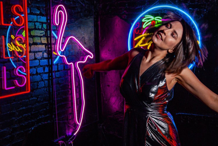 Портрет в неоновом стиле