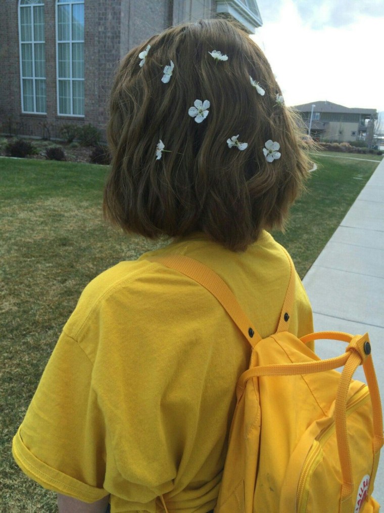 Эстетика жёлтых коротких волос