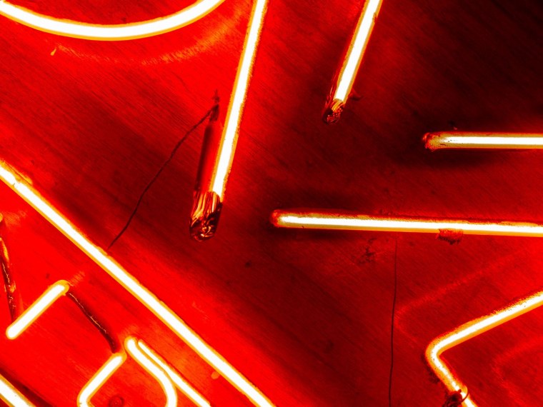 НЕОНОНОВАЯ красна оампа