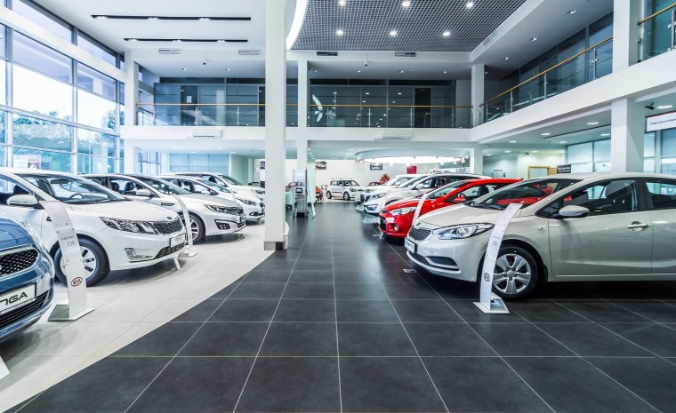 Логотип автосалона Автомир