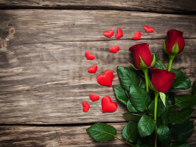 Букет красных роз на прозрачном фоне