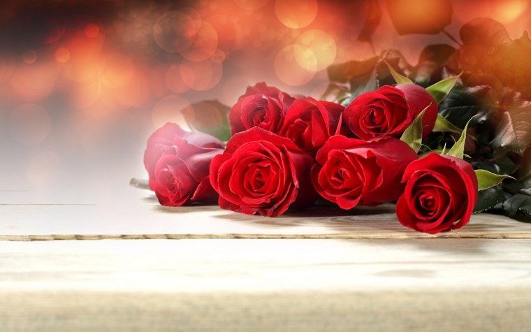 Черные розы много