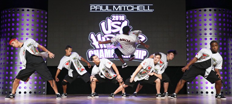 Хип хоп команда танцоры