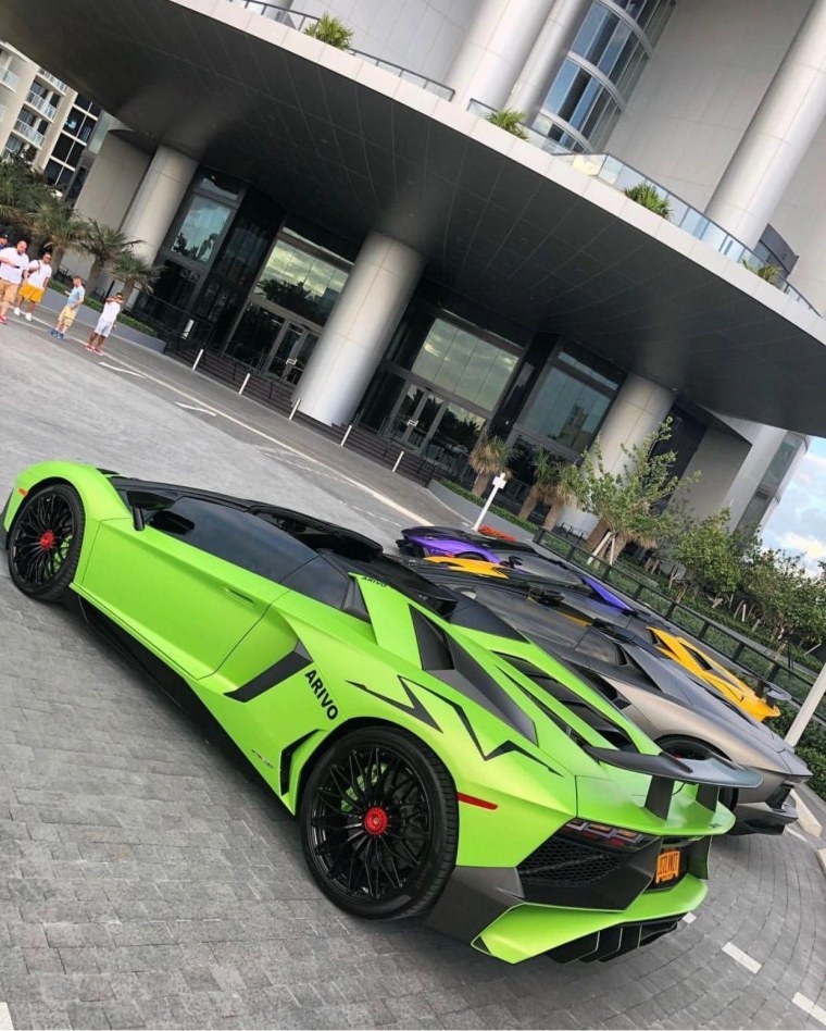 Ламборджини авентадор