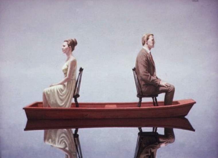 Парень и девушка спина к спине