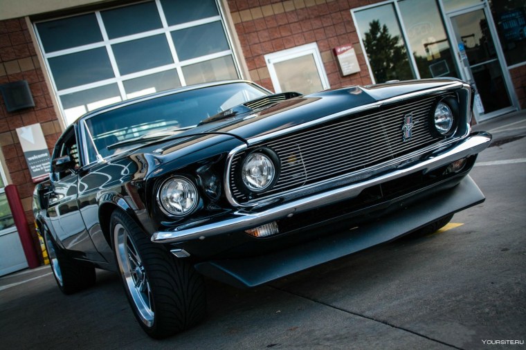 Форд Мустанг ретро