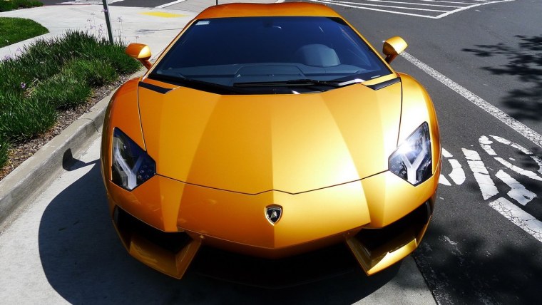 Lamborghini Aventador lp700-4 Yellow