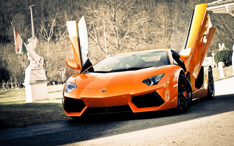 Lamborghini Aventador lp700-4 красный