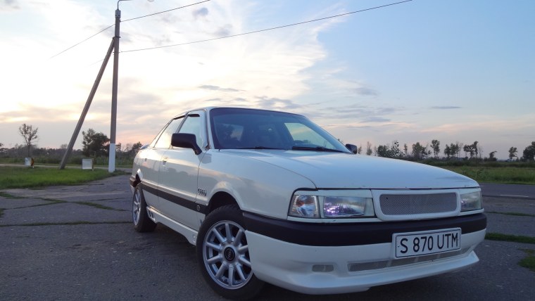 Audi 80 белая