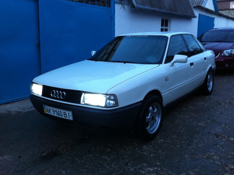 Audi 80 белая