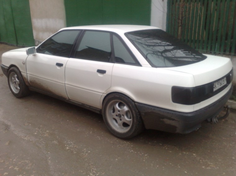 Audi 80 White