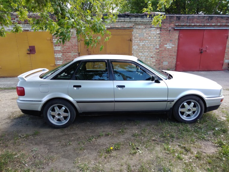 Ауди 80 б4 серебристая