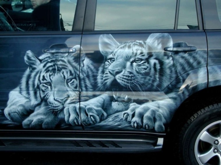 Аэрография на авто тигр