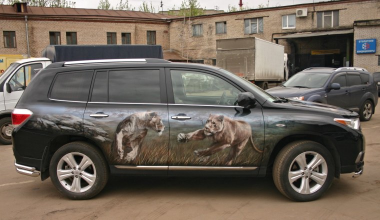 Тойота хайлендер 2000 года с аэрографией