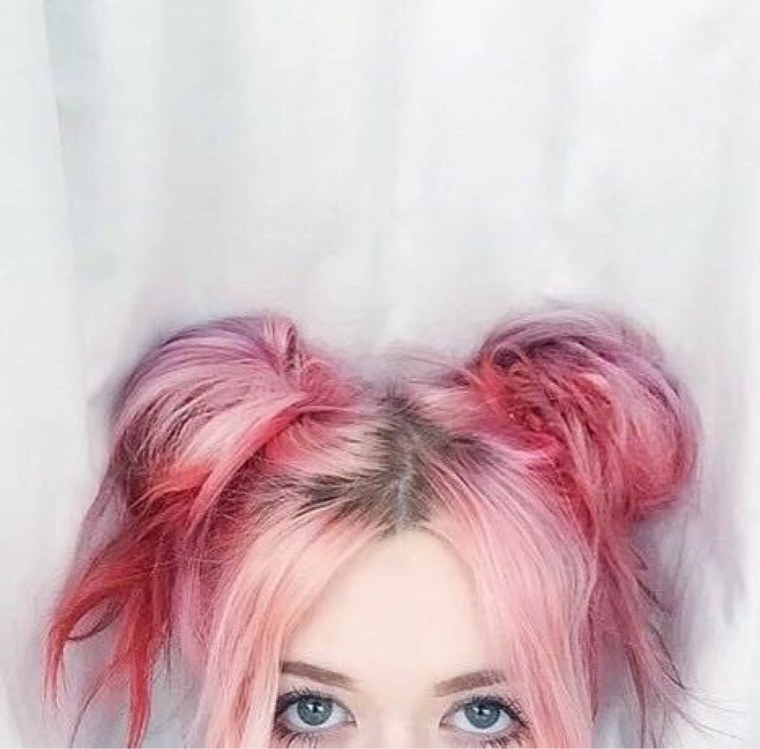 Розовые Растрепанные волосы