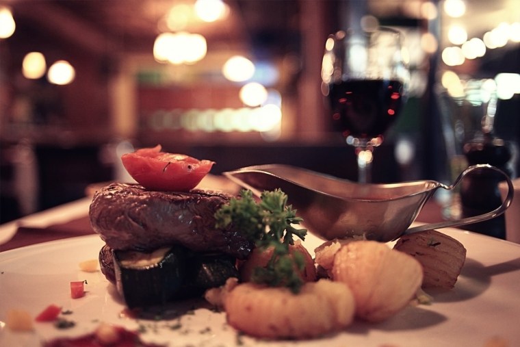 Ужин в шикарном ресторане