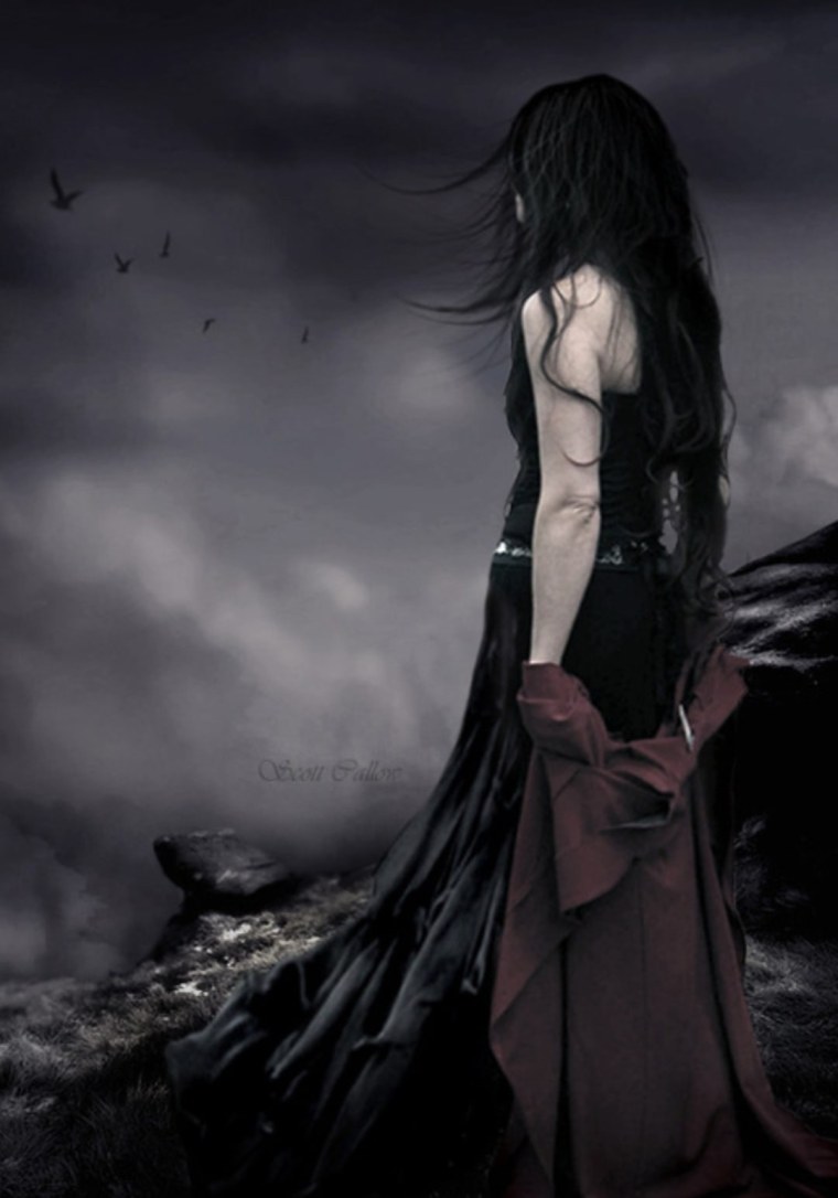 Красивая ведьма со спины