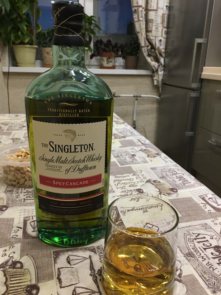 Виски на столе