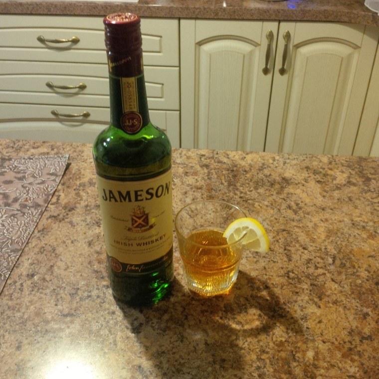 Бухло на столе