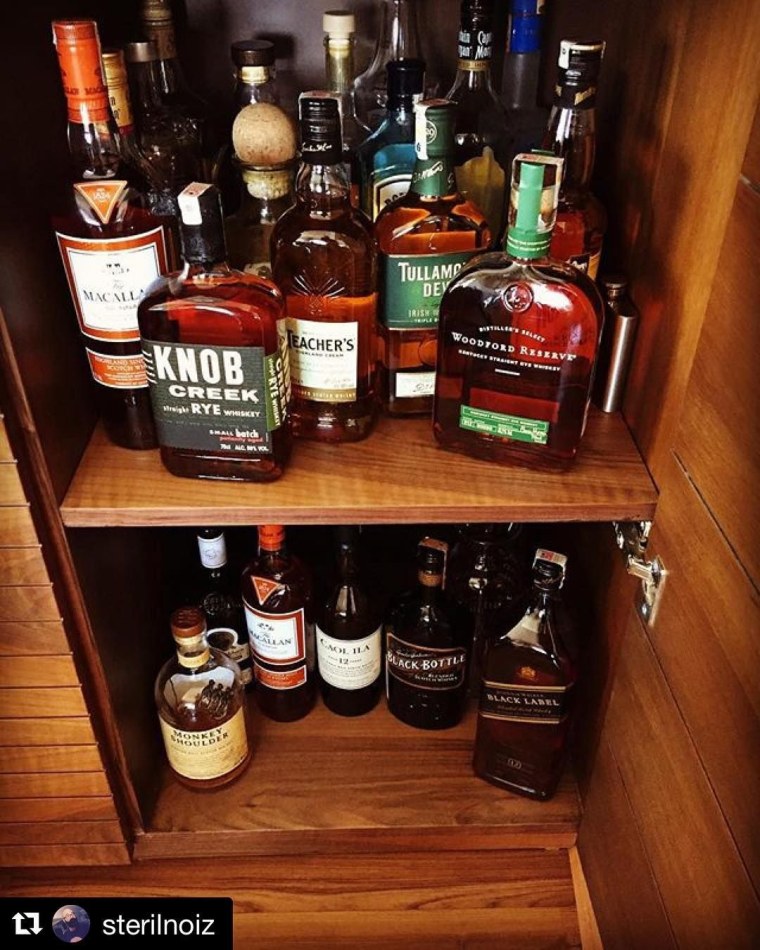 Виски на столе