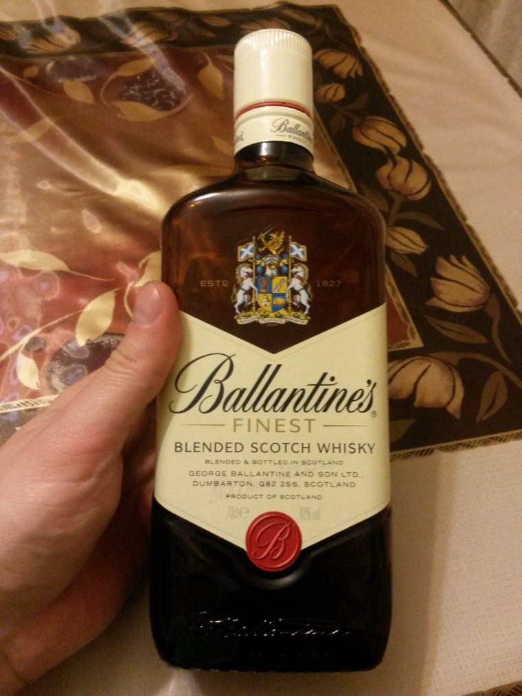 Виски на столе