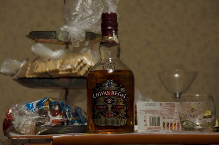 Виски на столе