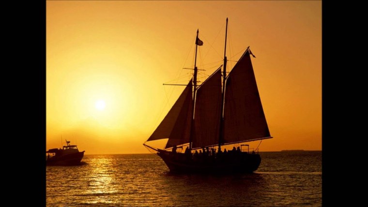 Шхуна на закате