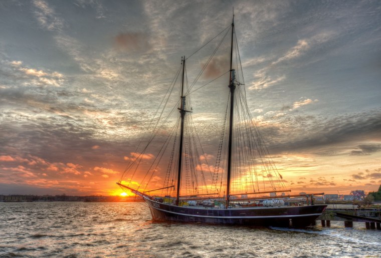 Парусные яхты