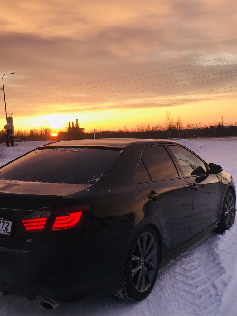 Тойота Камри 50 черная тонированная