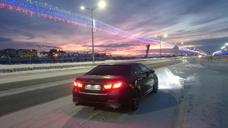 Тойота Камри 55 ночью