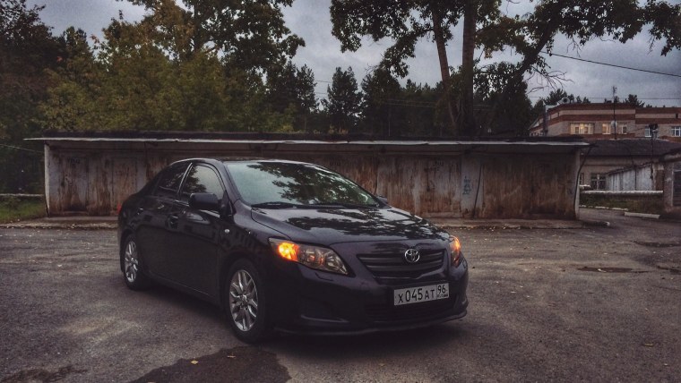 Тойота Королла 140 черная