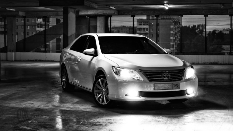 Камри 40 белая