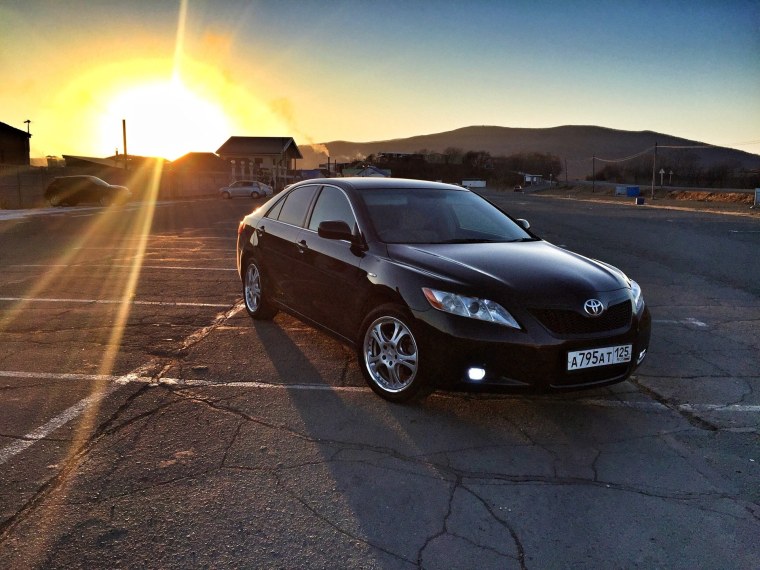 Toyota Camry v40 ночью