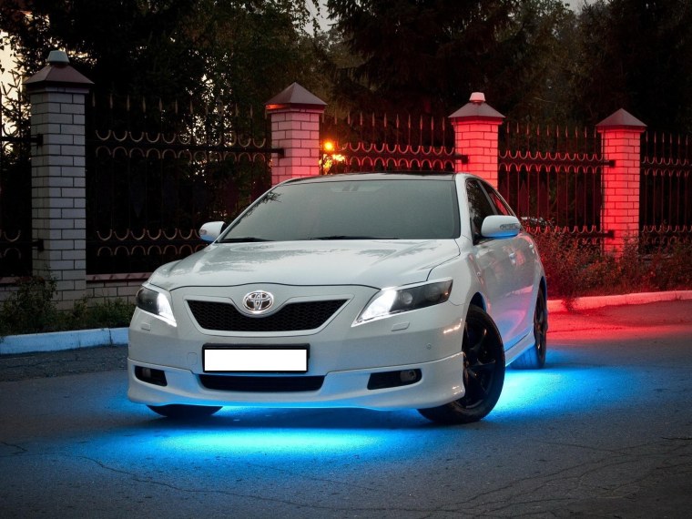 Toyota Camry неон