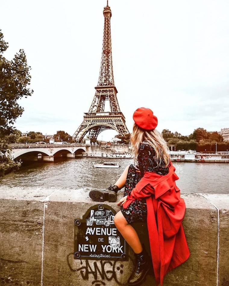 «Девушка в Париже»