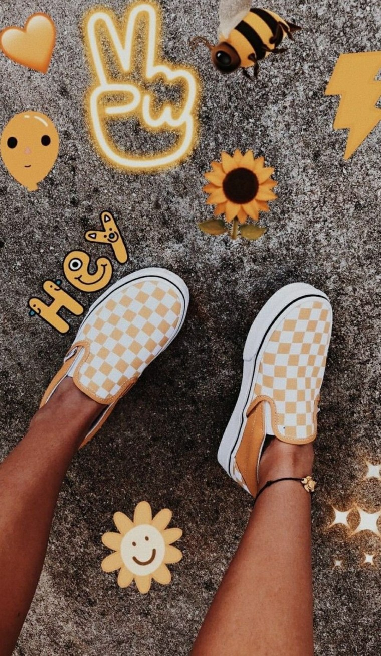 Эстетичные обои на ноутбук бежевые