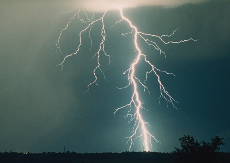 Молния в воде