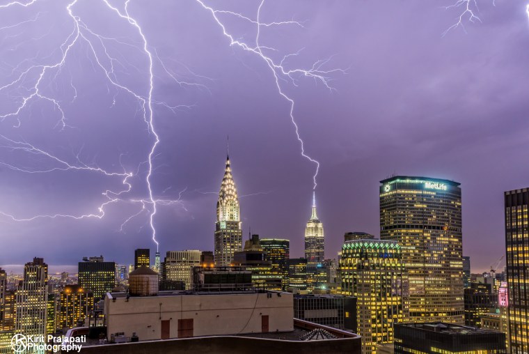 Эмпайр Стейт Билдинг молния