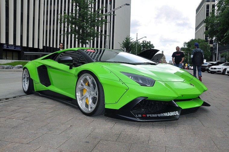 Ламборджини Авентодор SV J