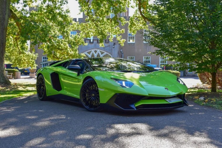 Lamborghini Aventador lp700-4 Green