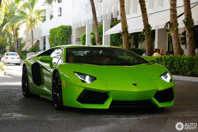 Lamborghini Aventador lp700