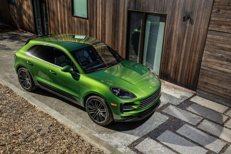 Porsche Macan зеленый