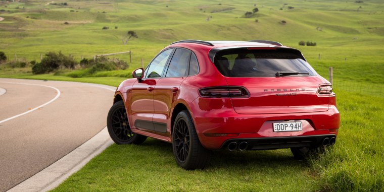 Porsche Macan 2021 Red