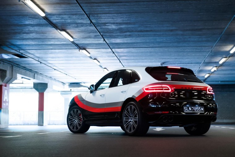 Порше Тайкан