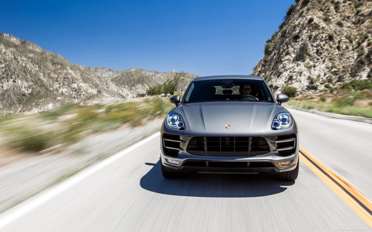 Машина Porsche Macan Turbo